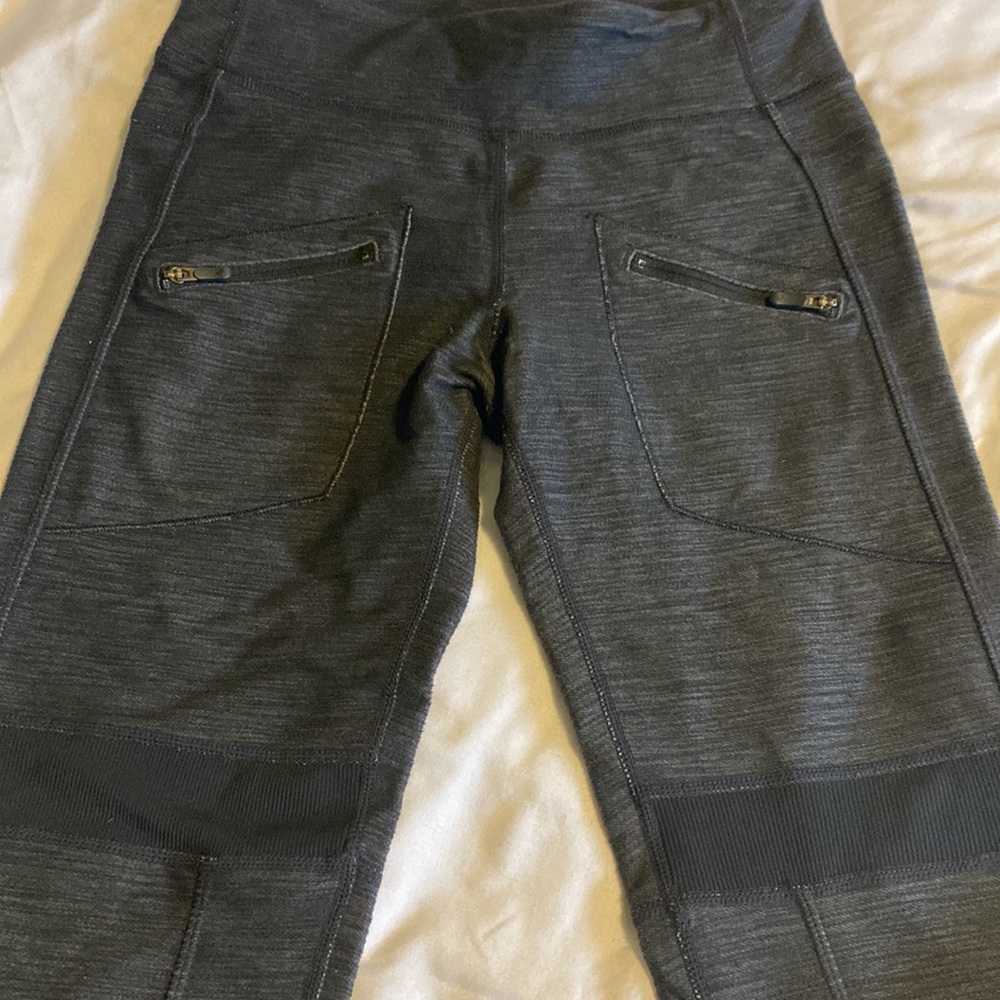 Nwot 🦄Lululemon Rare Base Runner Pant Mesh tech on legs